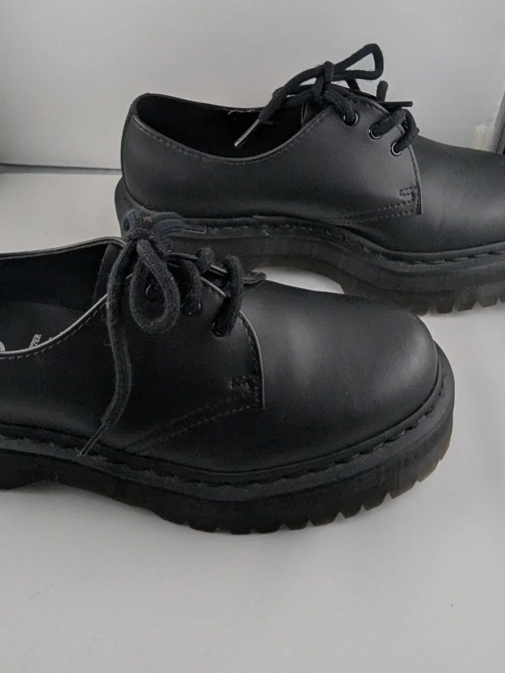 Doc Dr Martens 30651 Chunky Black Leather Low Top Platform Shoes Women's Sz 7M